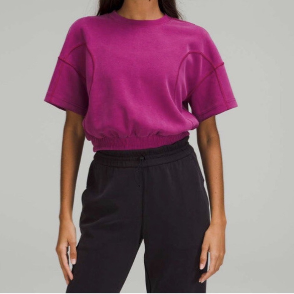 Women's Lululemon Softstream Magenta Top. Size 6. NEVER WORN.